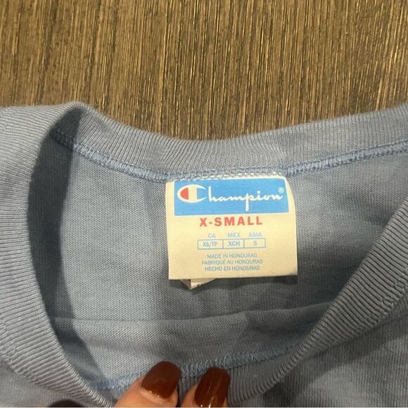 NWT Champion Light Blue Graphic Crop Top - Size XS - Picture 4 of 5